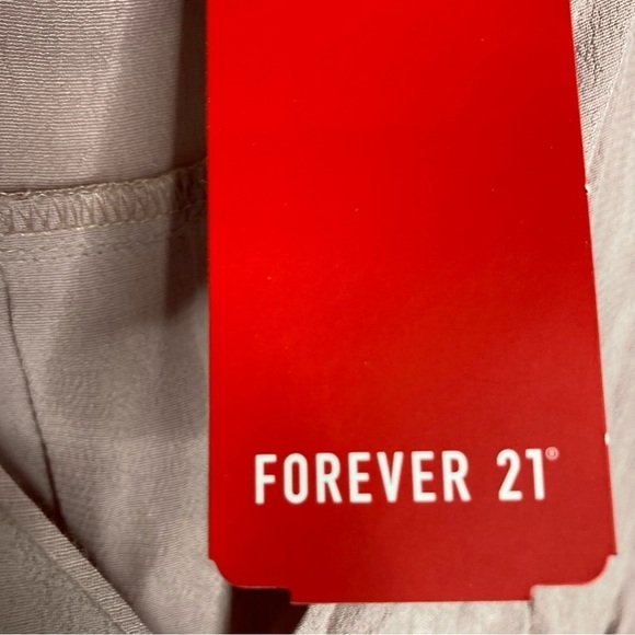 NWT Forever 21 pink faux wrap top size small - Picture 3 of 4